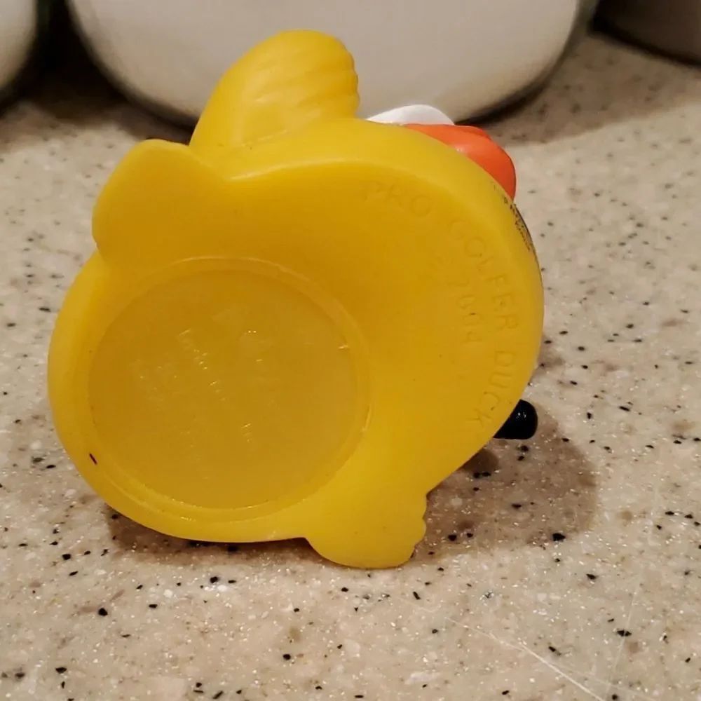 Pro Golfer Rubber Duck - Picture 5 of 5